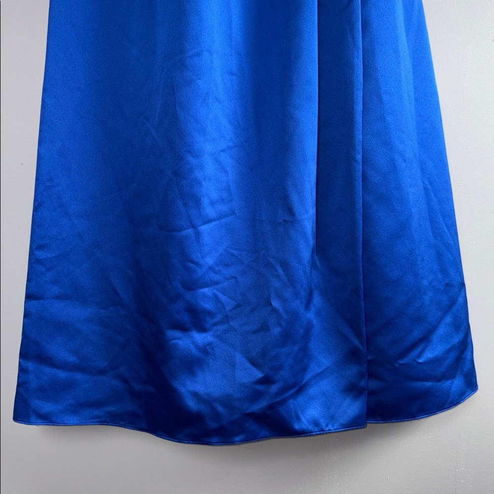 David's Bridal Strapless Sapphire Lace Bodice Gown - Picture 5 of 12